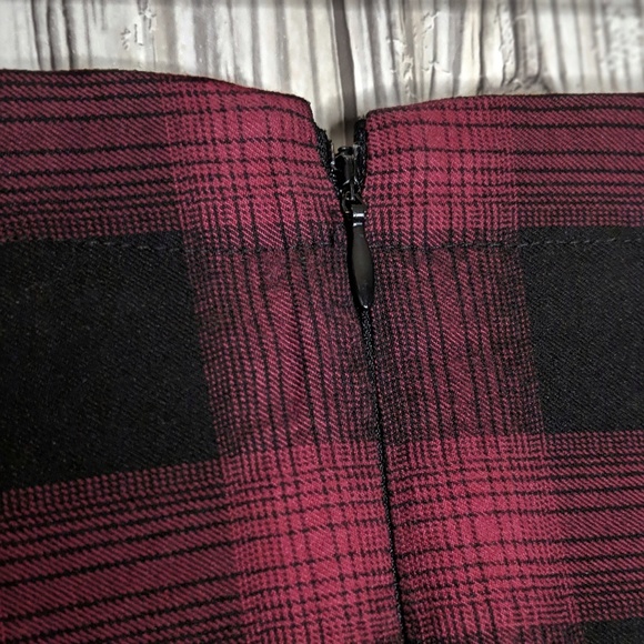 90s Snazzy Skirt - Picture 2 of 4